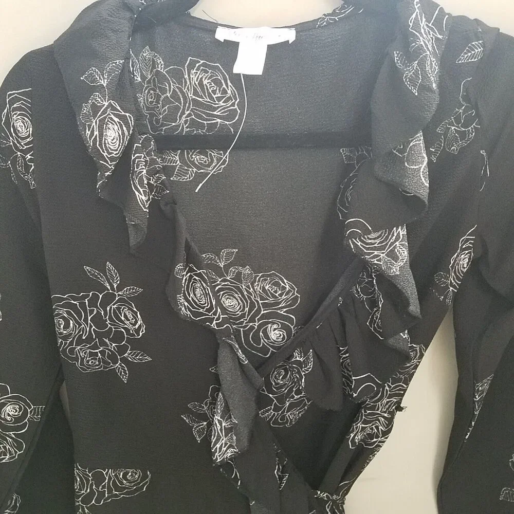 Urban Heritage Womens Sz M Black White Floral Long Sleeve Wrap Dress - Picture 8 of 10